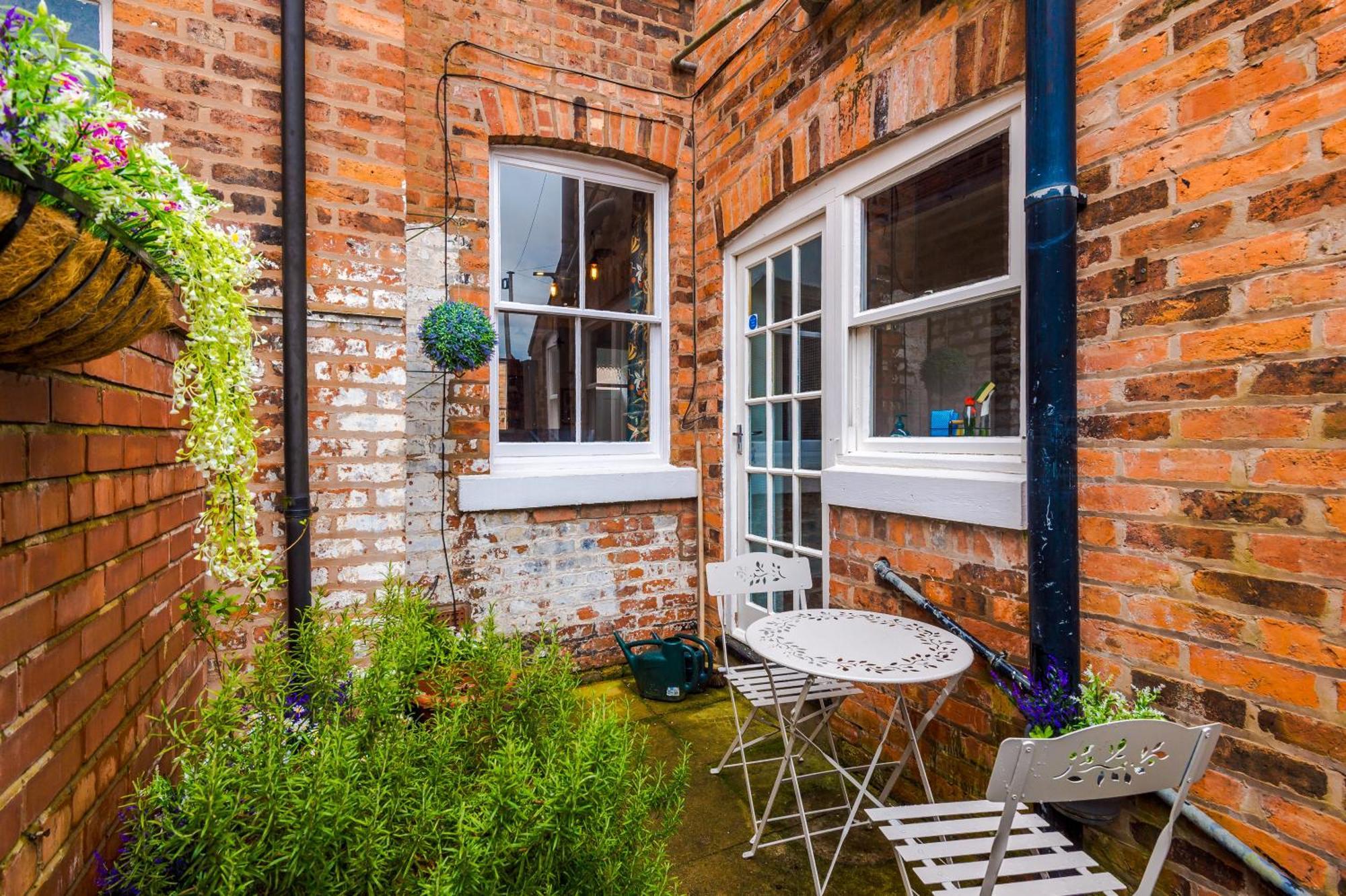 New! Stunning 2-Bed City-Centre Home In Chester By 53 Degrees Property - Ideal For Couples & Groups - Sleeps 6! Buitenkant foto